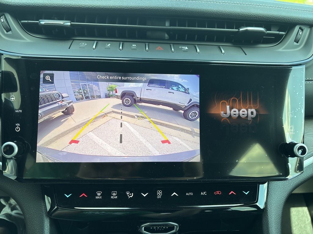 2026 Jeep Grand Cherokee GRAND CHEROKEE L LAREDO ALTITUDE 4X4