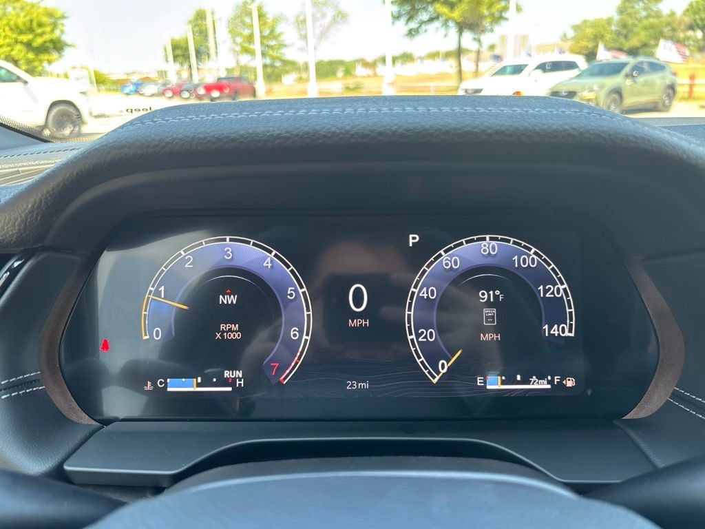 2027 Jeep Grand Cherokee Laredo Altitude