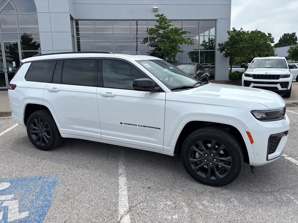 2026 Jeep Grand Cherokee GRAND CHEROKEE L LIMITED RESERVE 4X4