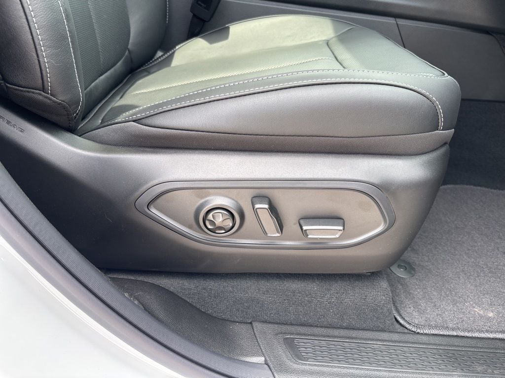 2026 Jeep Grand Cherokee GRAND CHEROKEE L LIMITED RESERVE 4X4