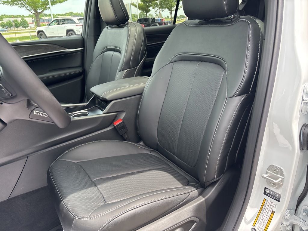 2026 Jeep Grand Cherokee GRAND CHEROKEE L LIMITED RESERVE 4X4