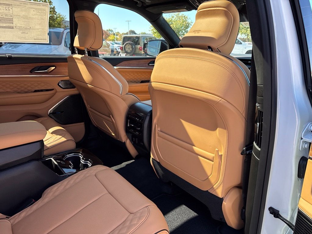 2027 Jeep Grand Cherokee GRAND CHEROKEE L SUMMIT 4X4