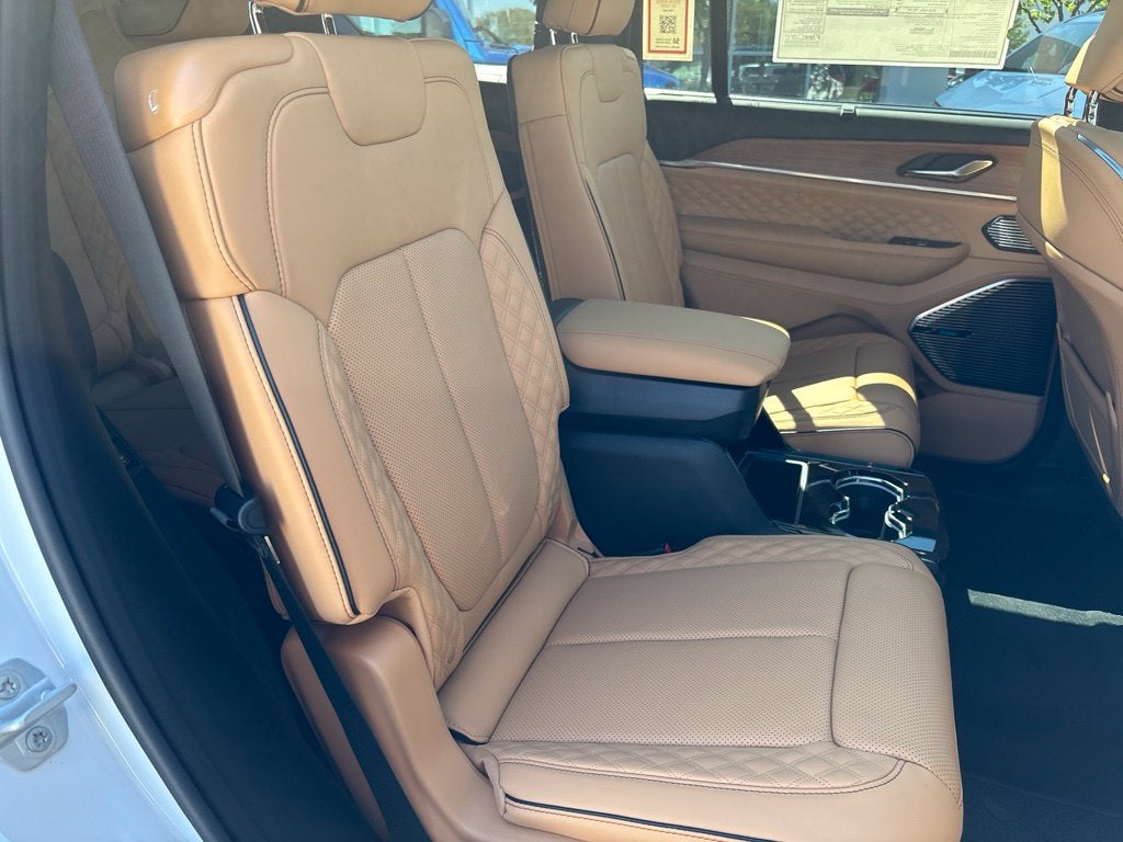 2027 Jeep Grand Cherokee GRAND CHEROKEE L SUMMIT 4X4