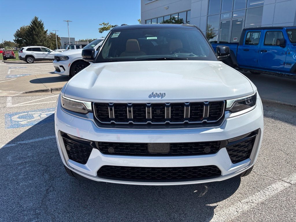 2027 Jeep Grand Cherokee GRAND CHEROKEE L SUMMIT 4X4