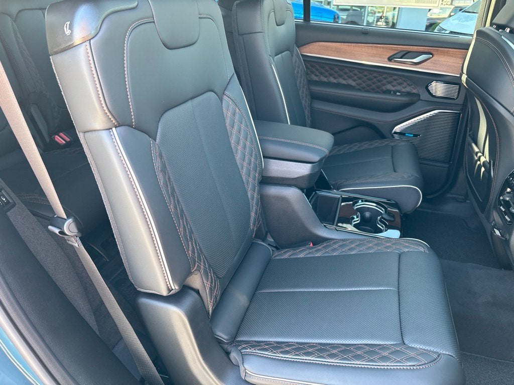 2027 Jeep Grand Cherokee GRAND CHEROKEE L SUMMIT 4X4