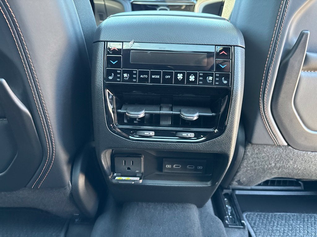 2027 Jeep Grand Cherokee GRAND CHEROKEE L SUMMIT 4X4