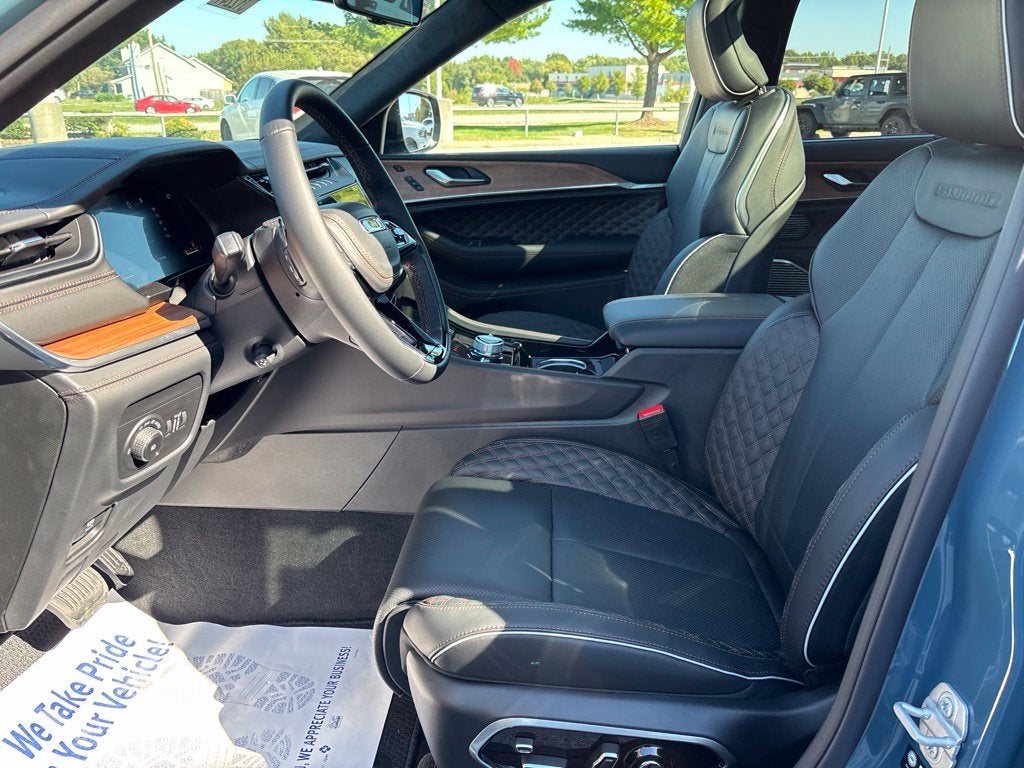 2027 Jeep Grand Cherokee GRAND CHEROKEE L SUMMIT 4X4