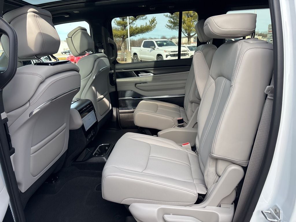 2026 Jeep Grand Wagoneer GRAND WAGONEER SUMMIT OBSIDIAN 4X4