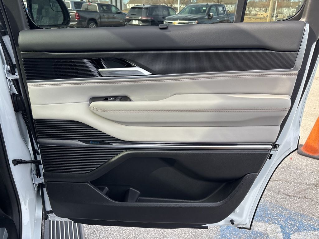 2026 Jeep Grand Wagoneer GRAND WAGONEER SUMMIT OBSIDIAN 4X4