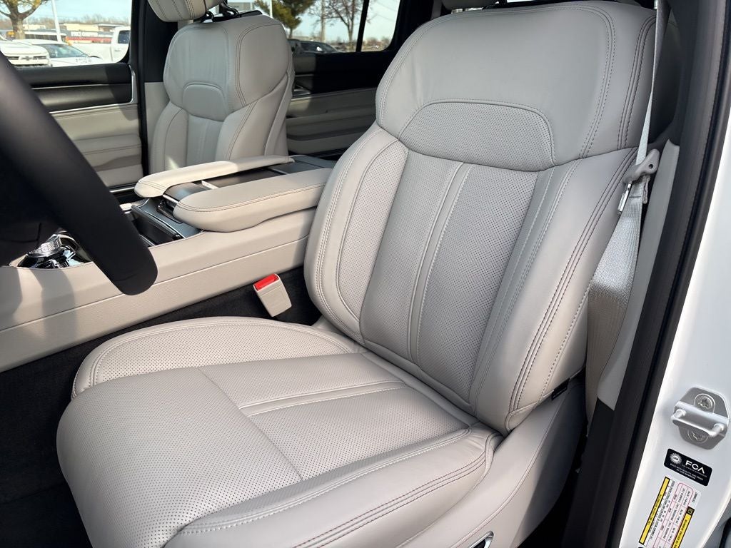 2026 Jeep Grand Wagoneer GRAND WAGONEER SUMMIT OBSIDIAN 4X4