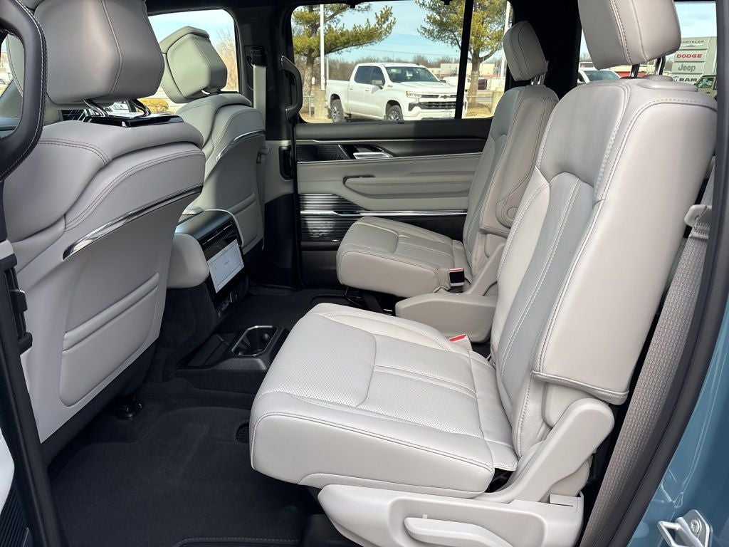 2026 Jeep Grand Wagoneer GRAND WAGONEER SUMMIT OBSIDIAN 4X4