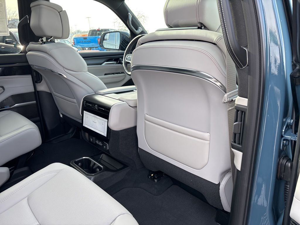 2026 Jeep Grand Wagoneer GRAND WAGONEER SUMMIT OBSIDIAN 4X4