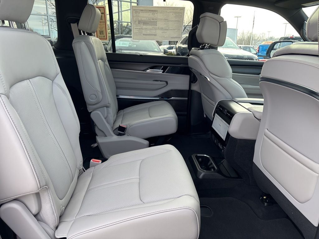 2026 Jeep Grand Wagoneer GRAND WAGONEER SUMMIT OBSIDIAN 4X4