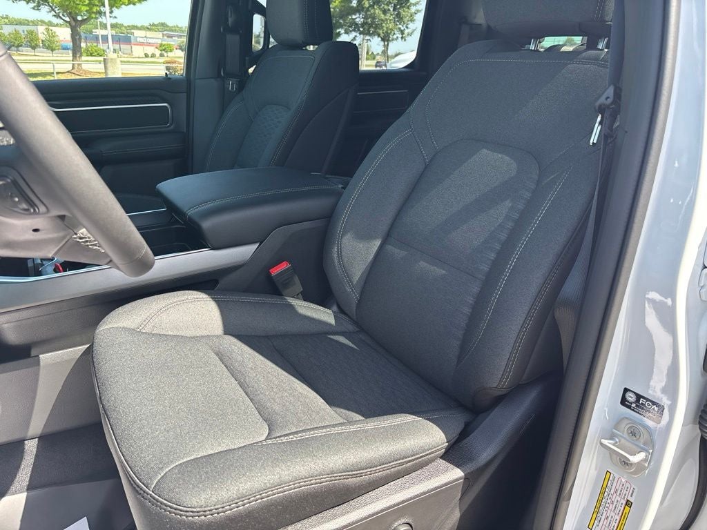 2027 RAM Ram 1500 RAM 1500 BIG HORN CREW CAB 4X4 5'7' BOX