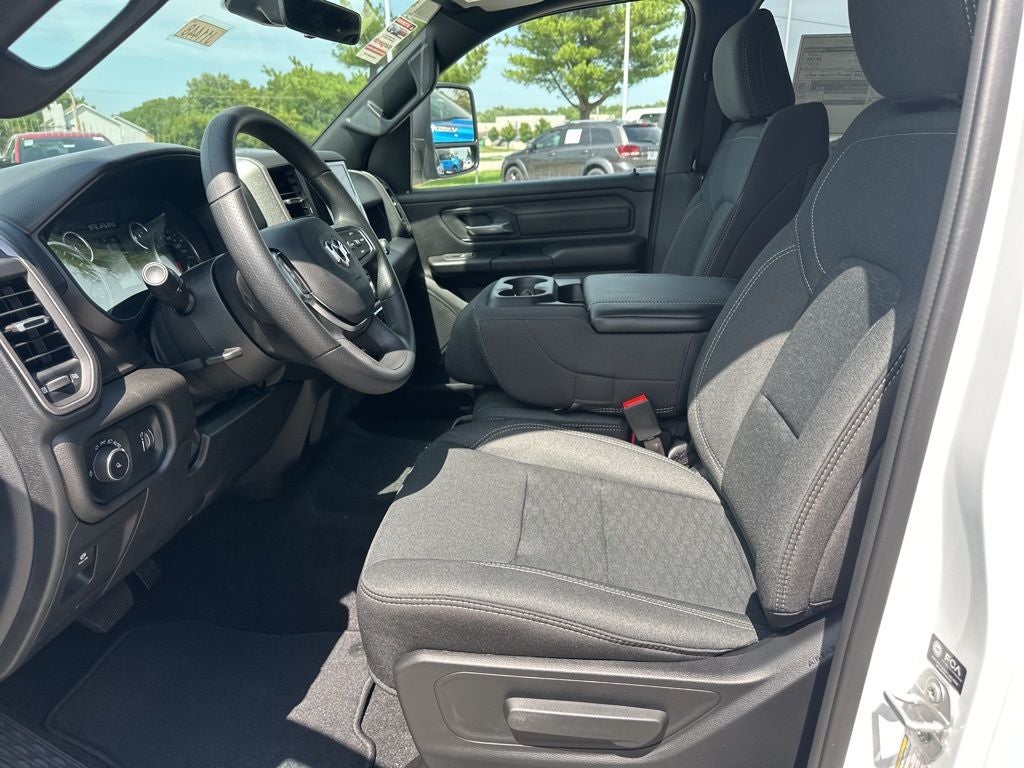 2026 RAM Ram 1500 RAM 1500 TRADESMAN CREW CAB 4X4 5'7' BOX