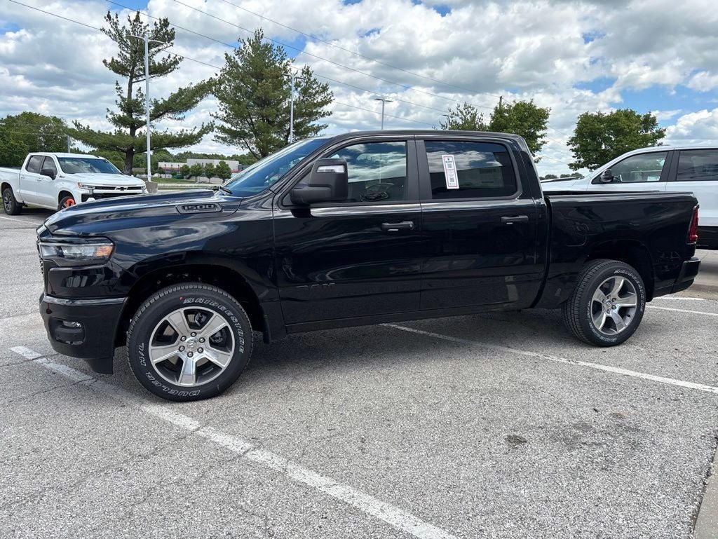 2026 RAM Ram 1500 RAM 1500 EXPRESS CREW CAB 4X4 5'7' BOX