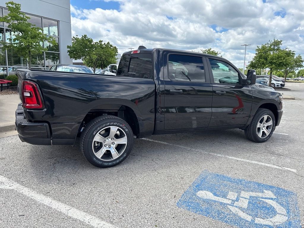 2026 RAM Ram 1500 RAM 1500 EXPRESS CREW CAB 4X4 5'7' BOX