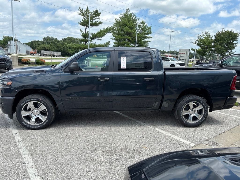 2026 RAM Ram 1500 RAM 1500 EXPRESS CREW CAB 4X4 5'7' BOX