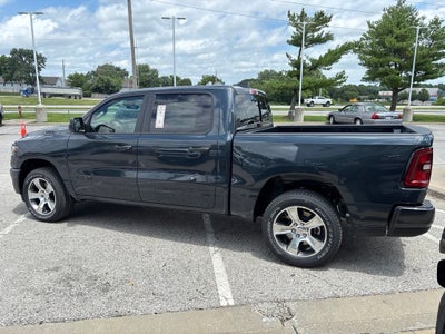 2026 RAM Ram 1500 RAM 1500 EXPRESS CREW CAB 4X4 5'7' BOX