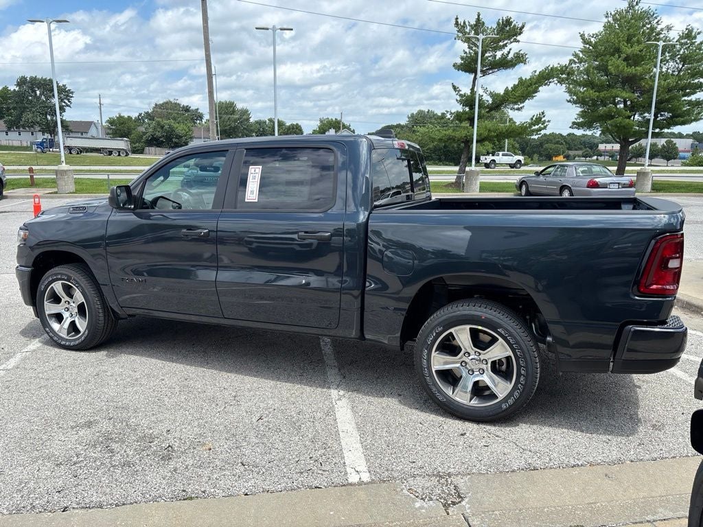2026 RAM Ram 1500 RAM 1500 EXPRESS CREW CAB 4X4 5'7' BOX