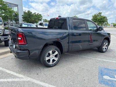 2026 RAM Ram 1500 RAM 1500 EXPRESS CREW CAB 4X4 5'7' BOX