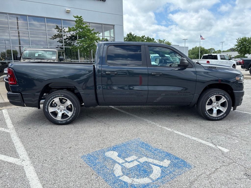 2026 RAM Ram 1500 RAM 1500 EXPRESS CREW CAB 4X4 5'7' BOX