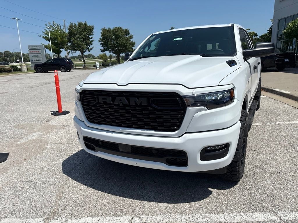2026 RAM Ram 1500 RAM 1500 EXPRESS CREW CAB 4X4 5'7' BOX