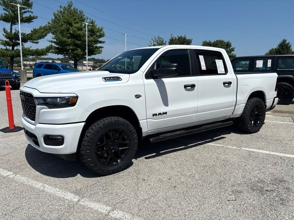 2026 RAM Ram 1500 RAM 1500 EXPRESS CREW CAB 4X4 5'7' BOX