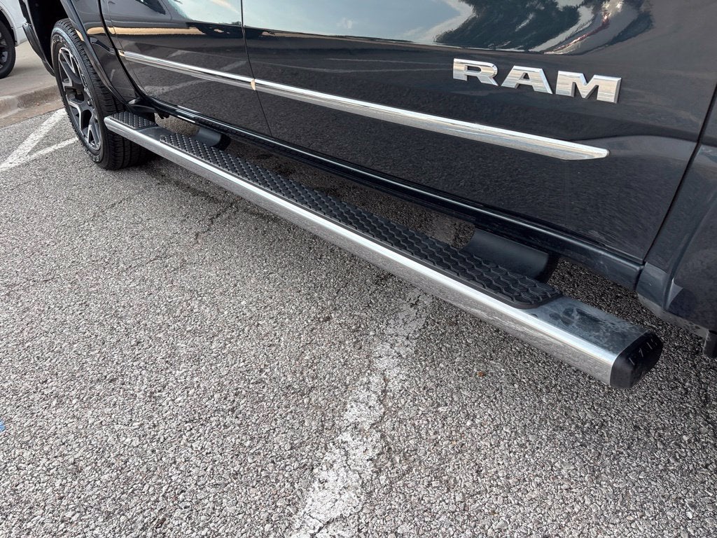 2026 RAM 1500 Laramie Crew Cab 4x4 5'7' Box