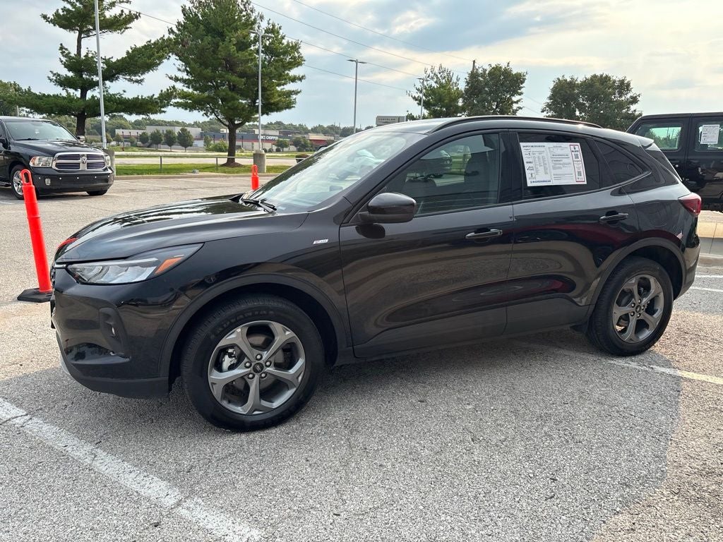 2025 Ford Escape ST-Line Select