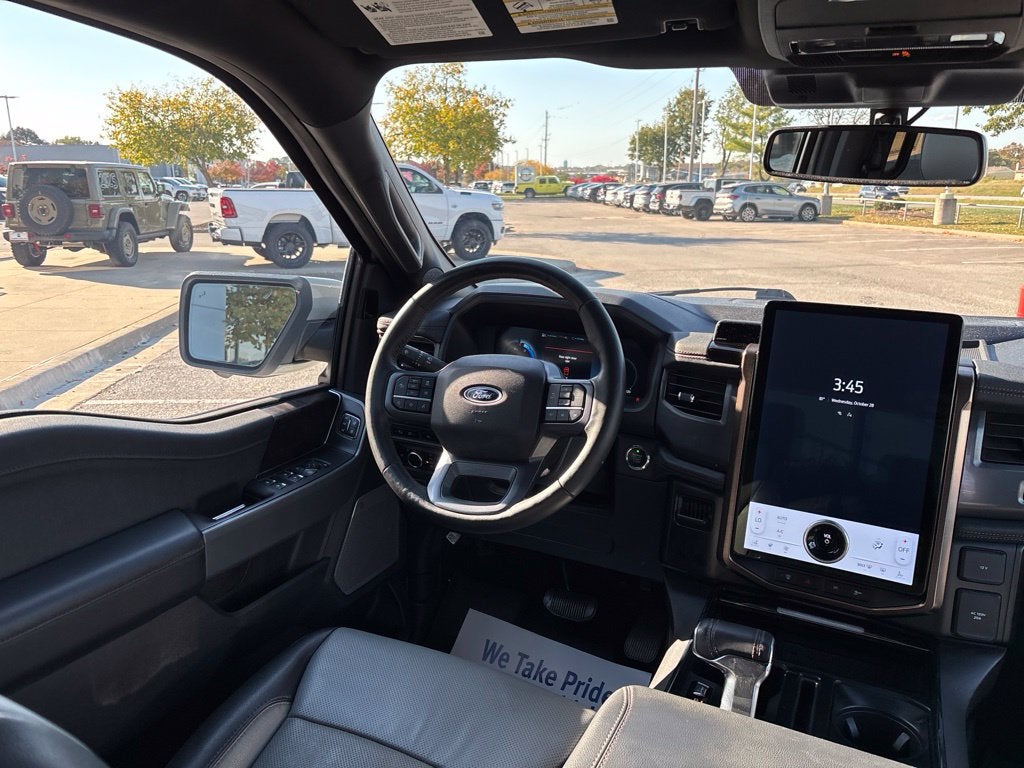 2023 Ford F-150 Lightning LARIAT