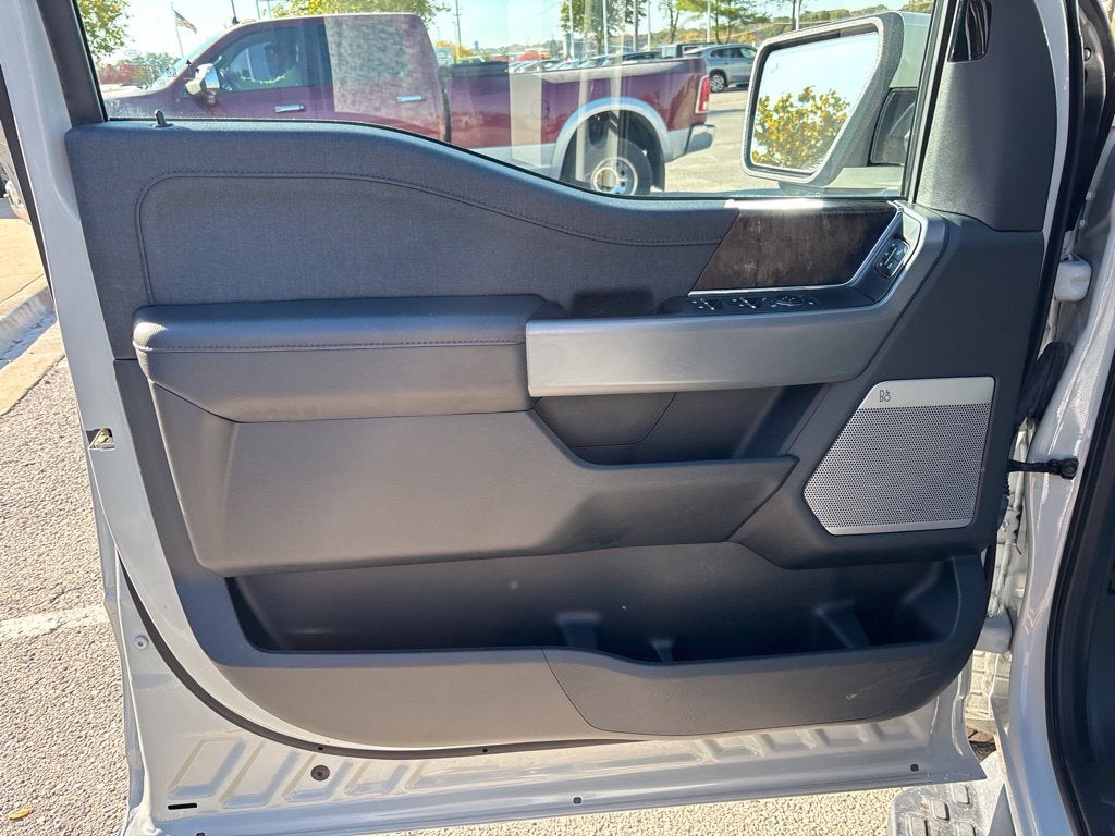 2023 Ford F-150 Lightning LARIAT