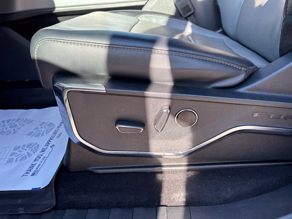 2023 Ford F-150 Lightning LARIAT
