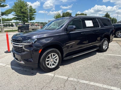 2024 Chevrolet Suburban 4WD LT