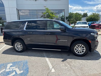 2024 Chevrolet Suburban 4WD LT