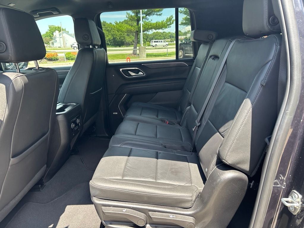 2024 Chevrolet Suburban 4WD LT