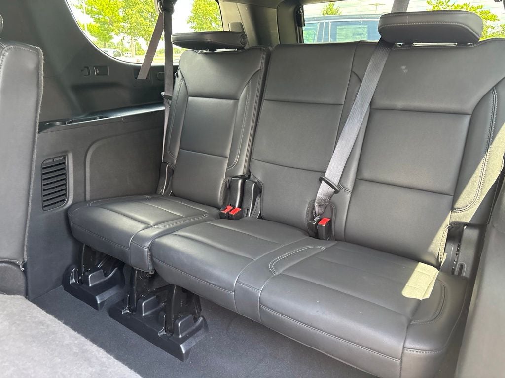2024 Chevrolet Suburban 4WD LT