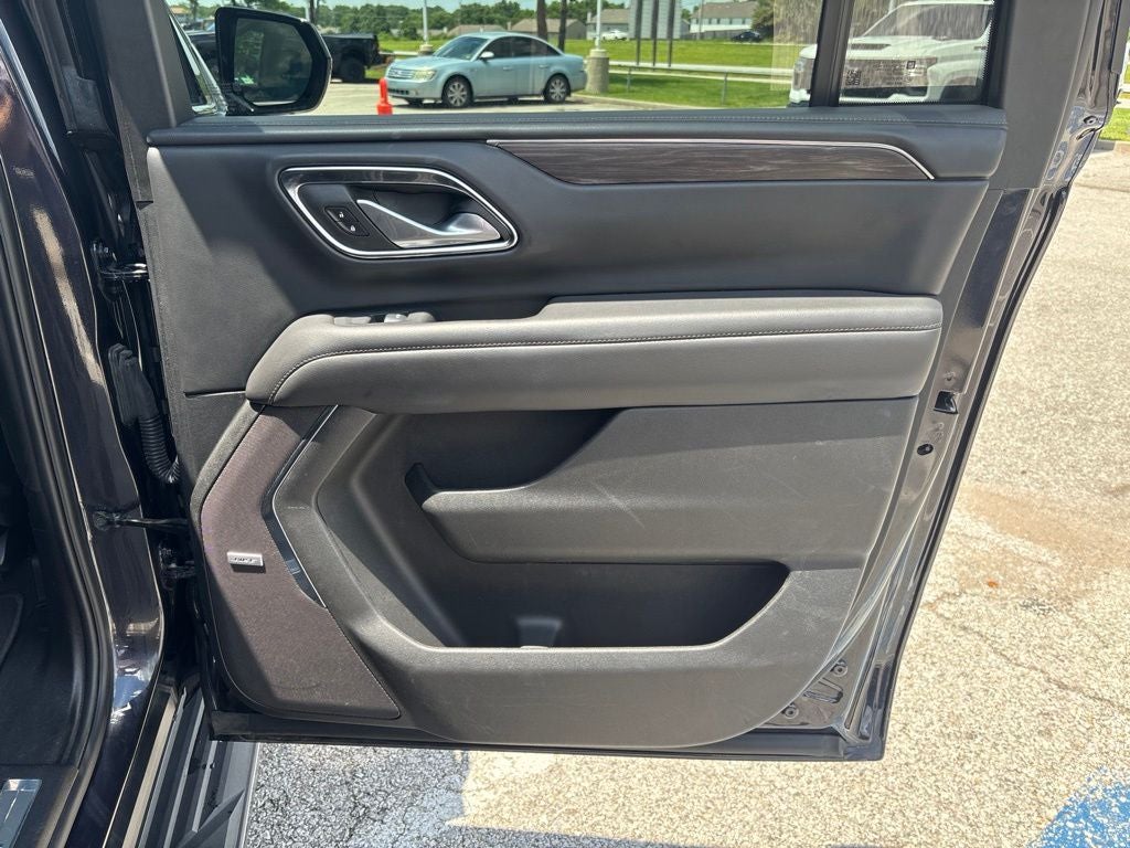 2024 Chevrolet Suburban 4WD LT
