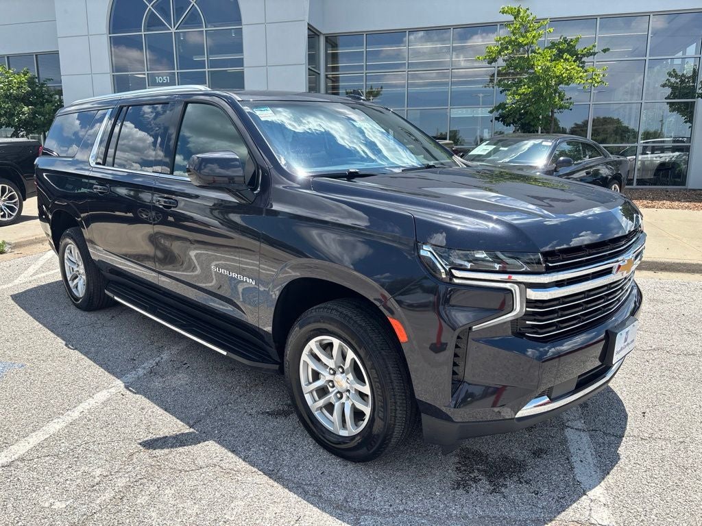 2024 Chevrolet Suburban 4WD LT