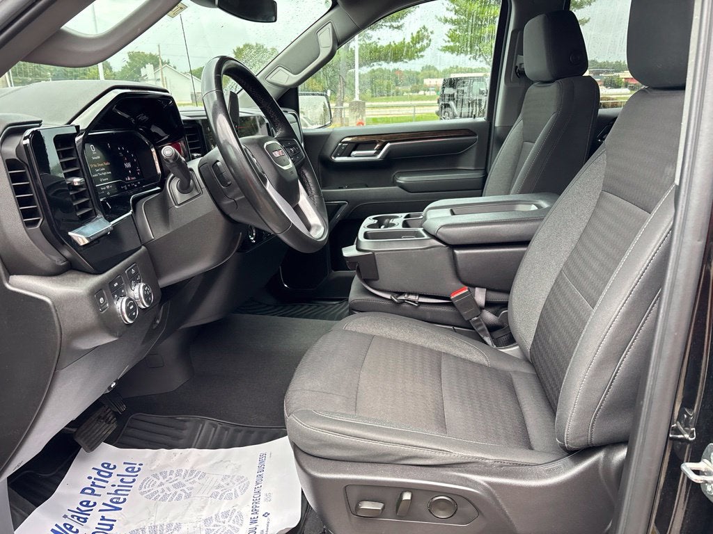 2024 GMC Sierra 1500 4WD Crew Cab Short Box Elevation with 3VL