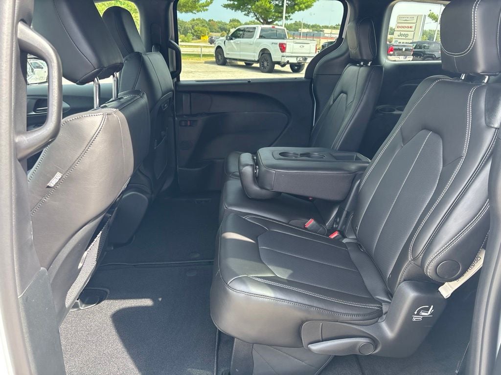 2027 Chrysler Pacifica PACIFICA SELECT