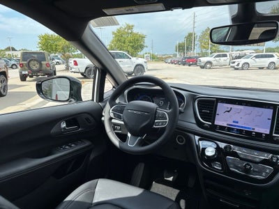 2027 Chrysler Pacifica PACIFICA SELECT