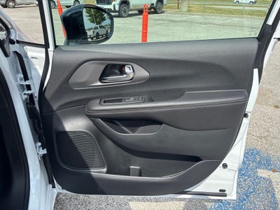 2027 Chrysler Pacifica PACIFICA SELECT