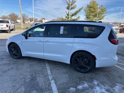 2026 Chrysler Pacifica PACIFICA SELECT
