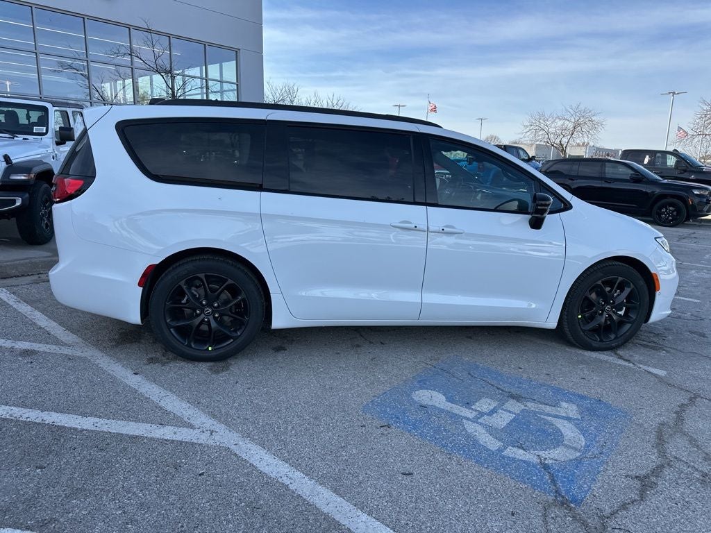 2026 Chrysler Pacifica PACIFICA SELECT