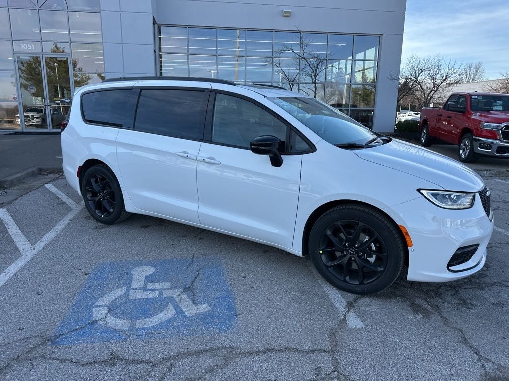 2026 Chrysler Pacifica PACIFICA SELECT