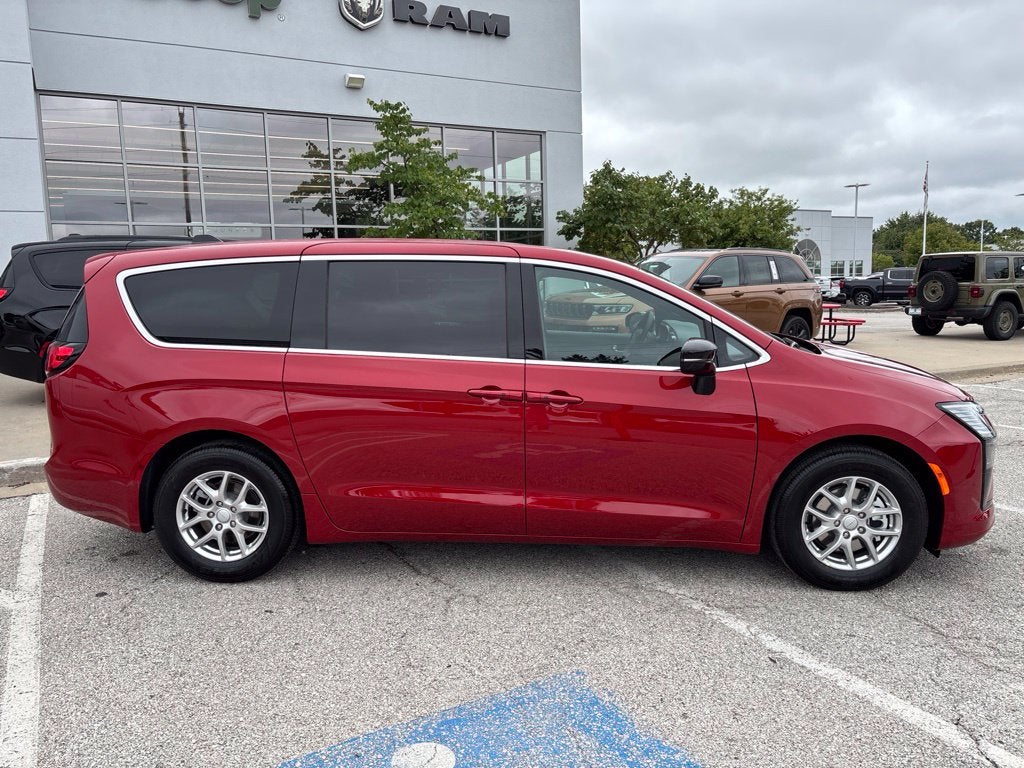 2027 Chrysler Pacifica PACIFICA SELECT