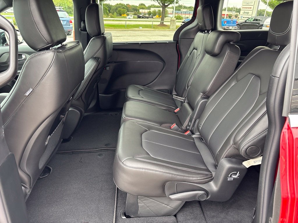 2027 Chrysler Pacifica PACIFICA SELECT