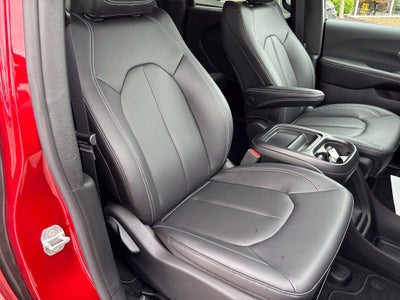 2027 Chrysler Pacifica PACIFICA SELECT