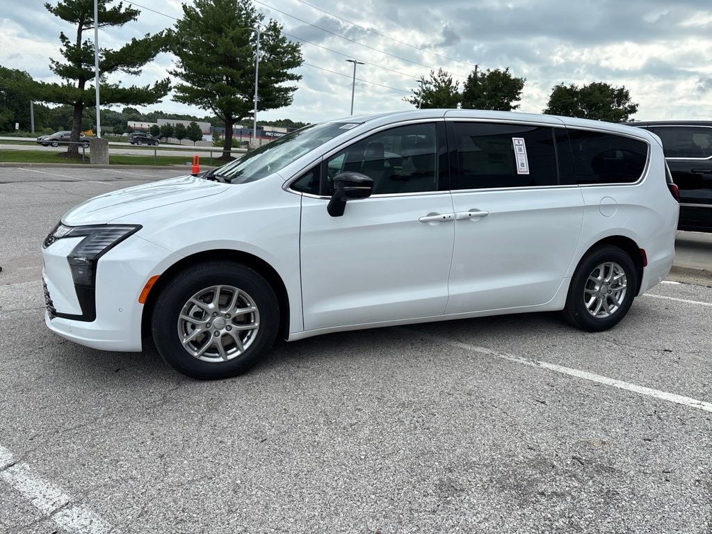 2027 Chrysler Pacifica PACIFICA SELECT